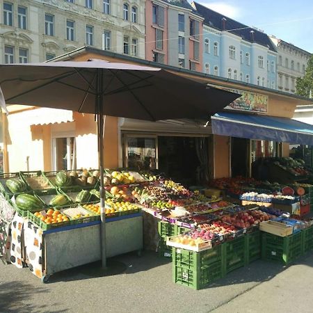 Big, Quiet, Central And Vintage Apartment Directly At The City Center, Close To Metro Wien Eksteriør billede