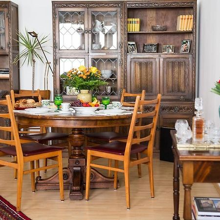 Big, Quiet, Central And Vintage Apartment Directly At The City Center, Close To Metro Wien Eksteriør billede