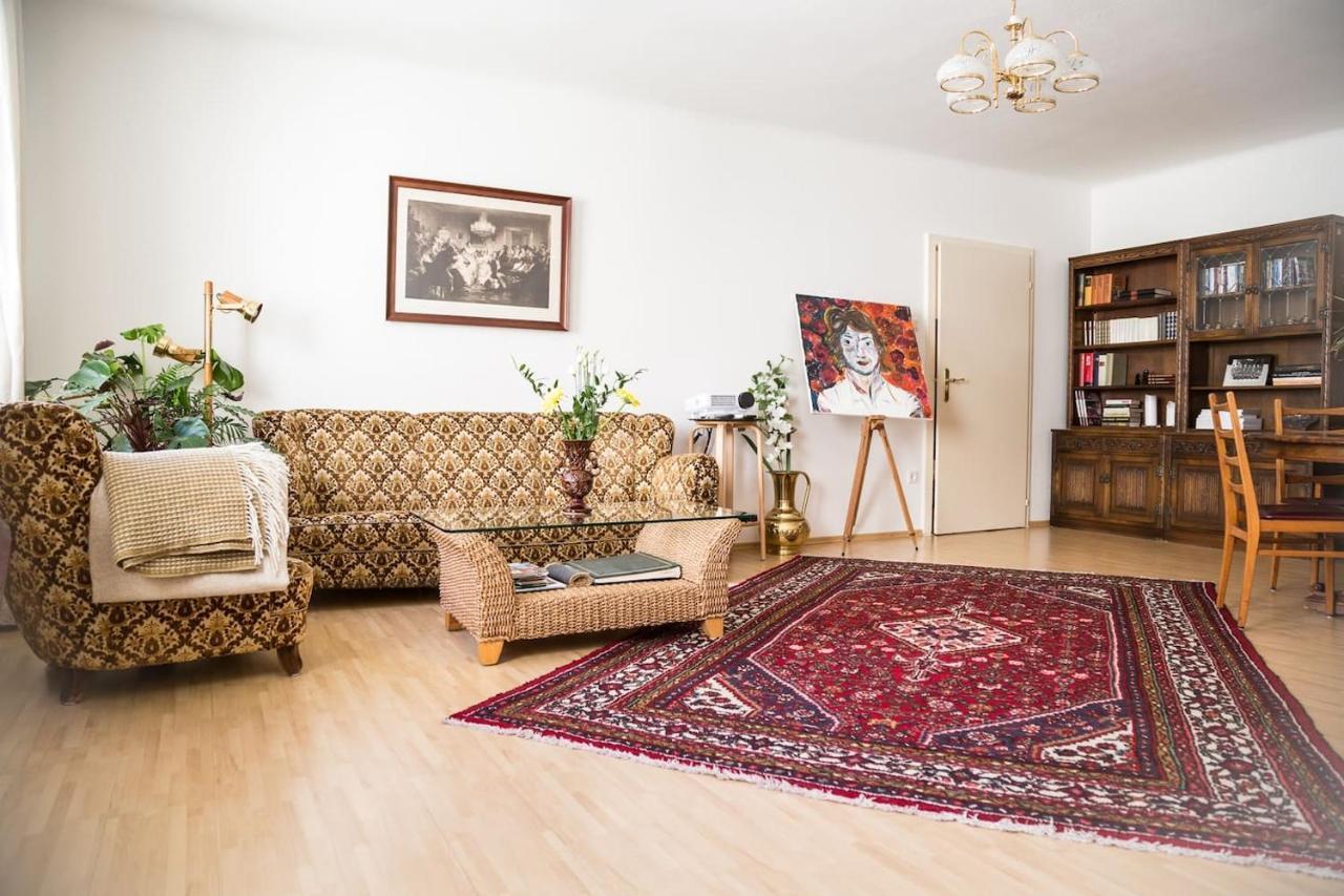 Big, Quiet, Central And Vintage Apartment Directly At The City Center, Close To Metro Wien Eksteriør billede