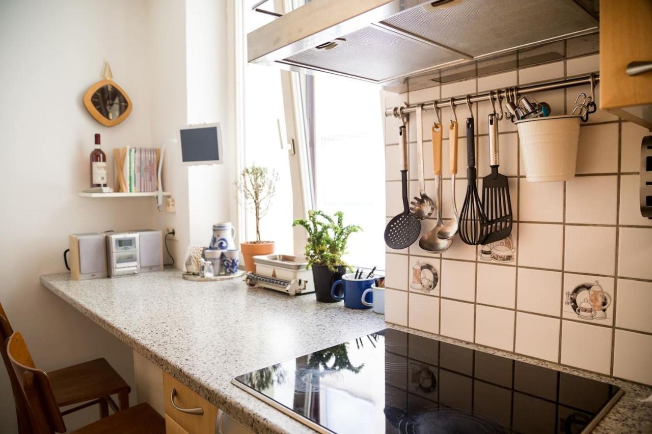 Big, Quiet, Central And Vintage Apartment Directly At The City Center, Close To Metro Wien Eksteriør billede